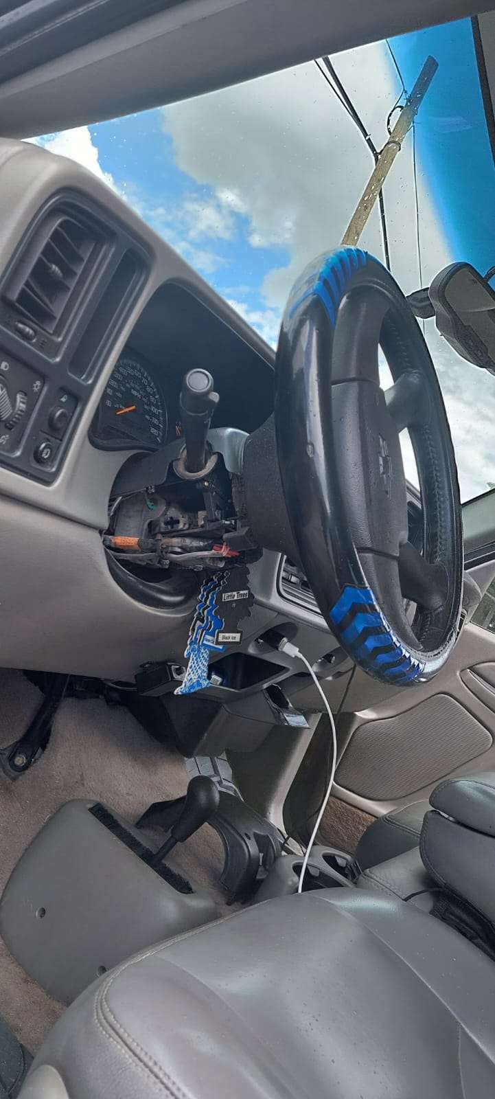 Intentan robarle troca en el estacionamiento del walmart de cuauhtémoc