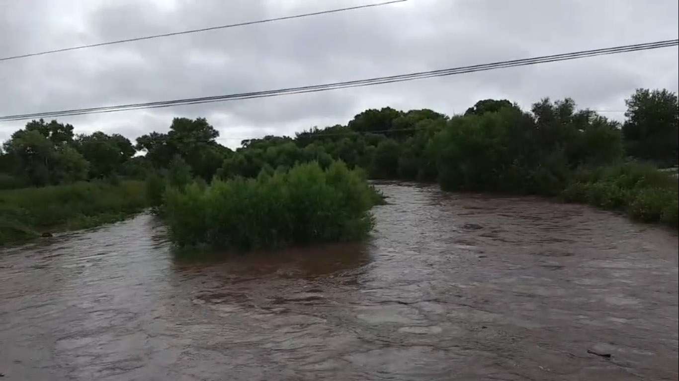 Se desborda río en casas grandes e inunda viviendas | La Opción de Chihuahua