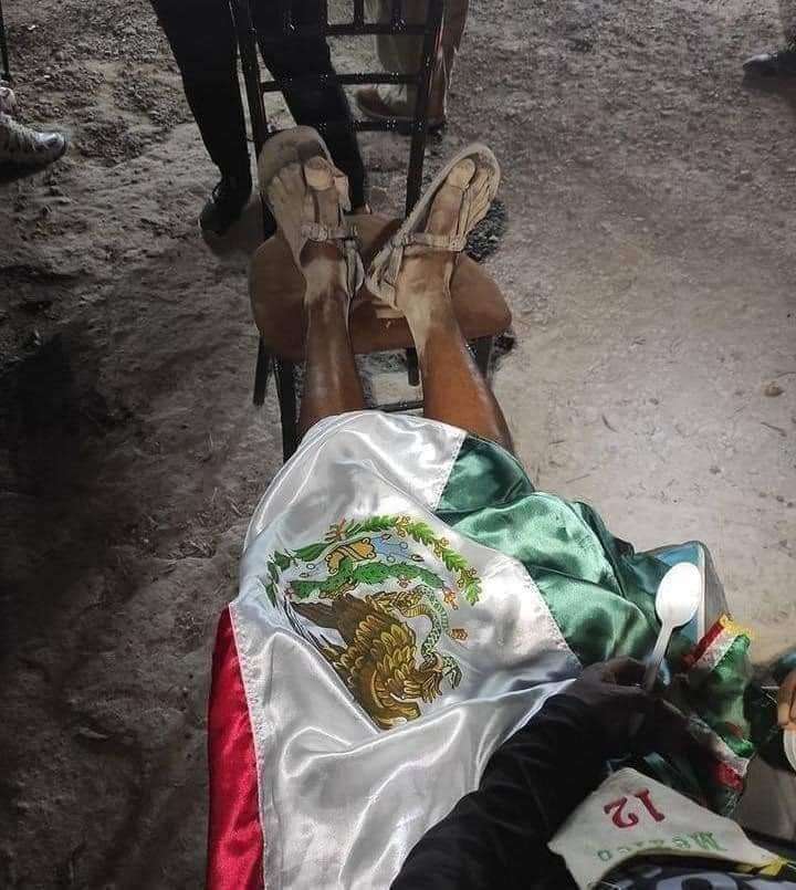 Estos pies que usted ve en la fotografía corrieron 64 horas en una competencia mundial