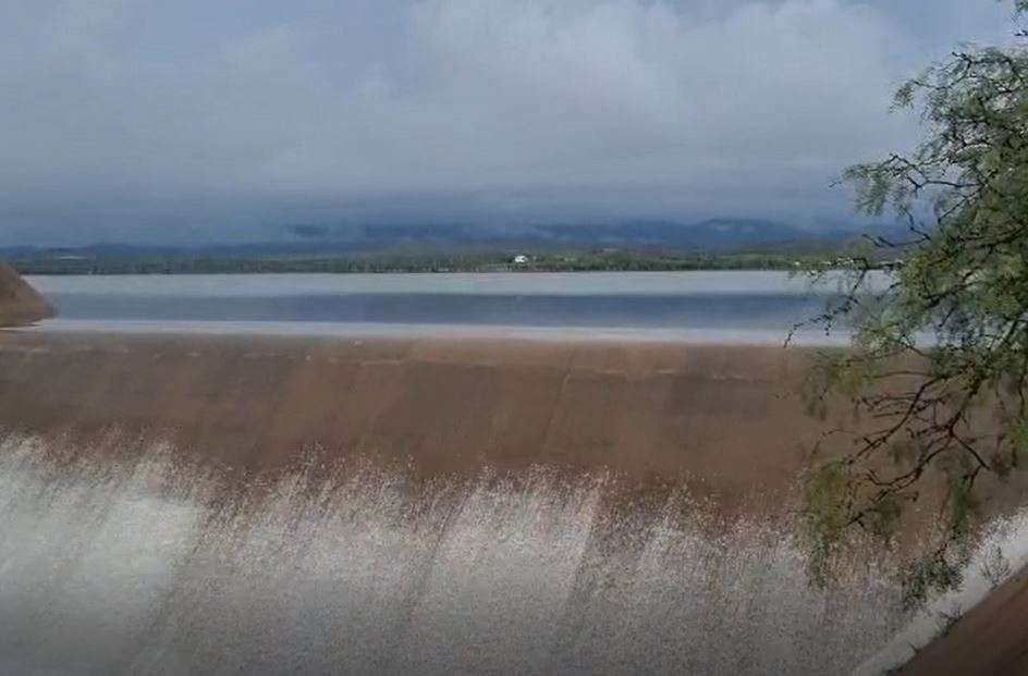 Está súper bonita: asombra a ciudadanos derrame en presa chihuahua