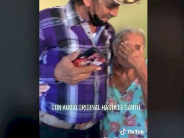 Cántame Para Saber Si Eres Tú Mamá E Hijo Se Reencuentran Tras 17 Años La Opción De Chihuahua 0301