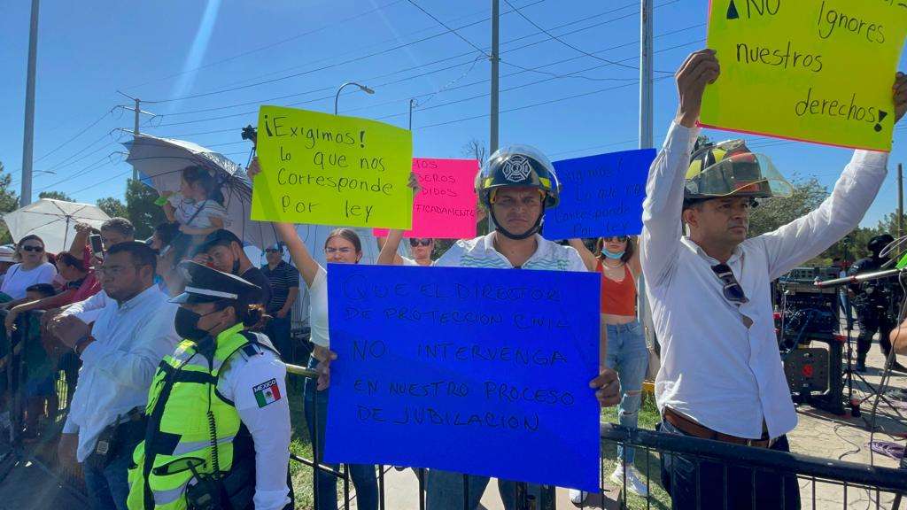 Exigen ex bomberos pagos pendientes y jubilaciones | La Opción de Chihuahua