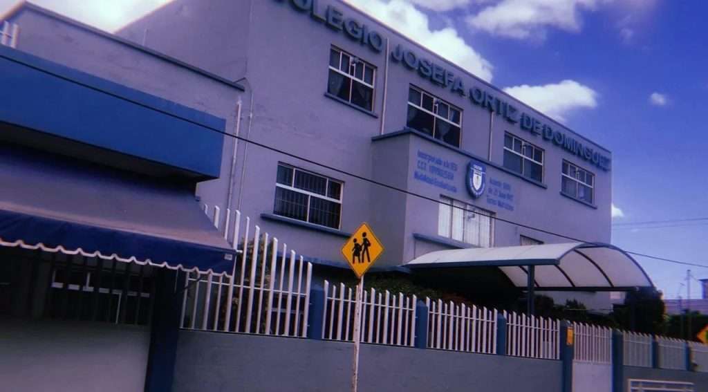 Lleva alumno arma a la escuela y amenaza a sus compañeros 