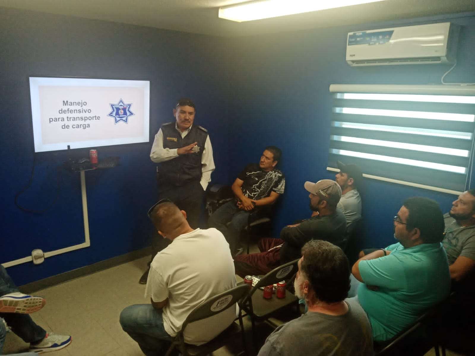 Capacitan en manejo defensivo a operadores de transporte de carga | La ...