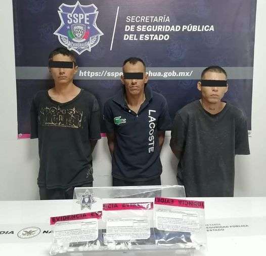 Caen tres presuntos narcomenudistas con cristal