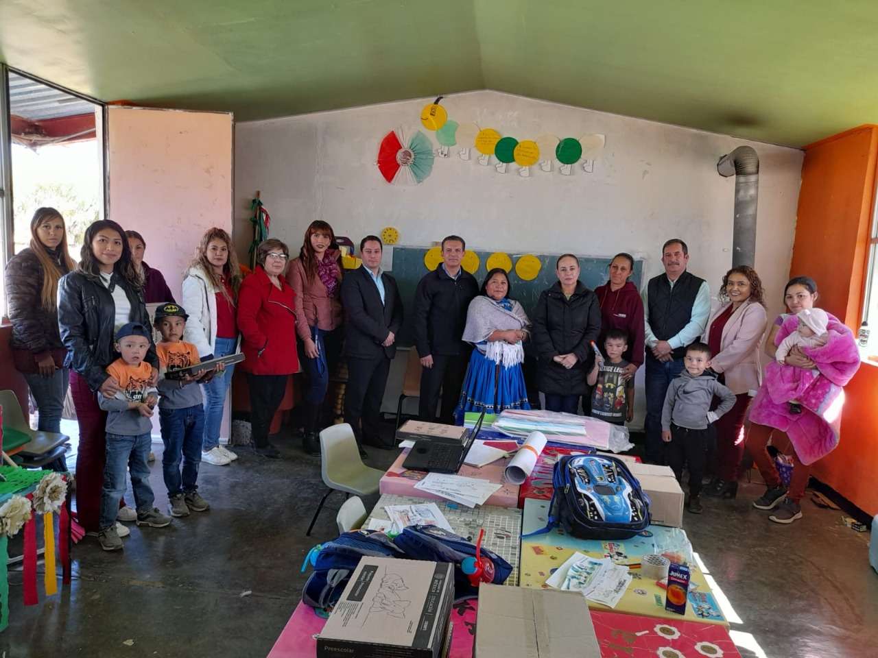 Entregan equipamiento y apoyos a escuelas en Madera | La Opción de ...