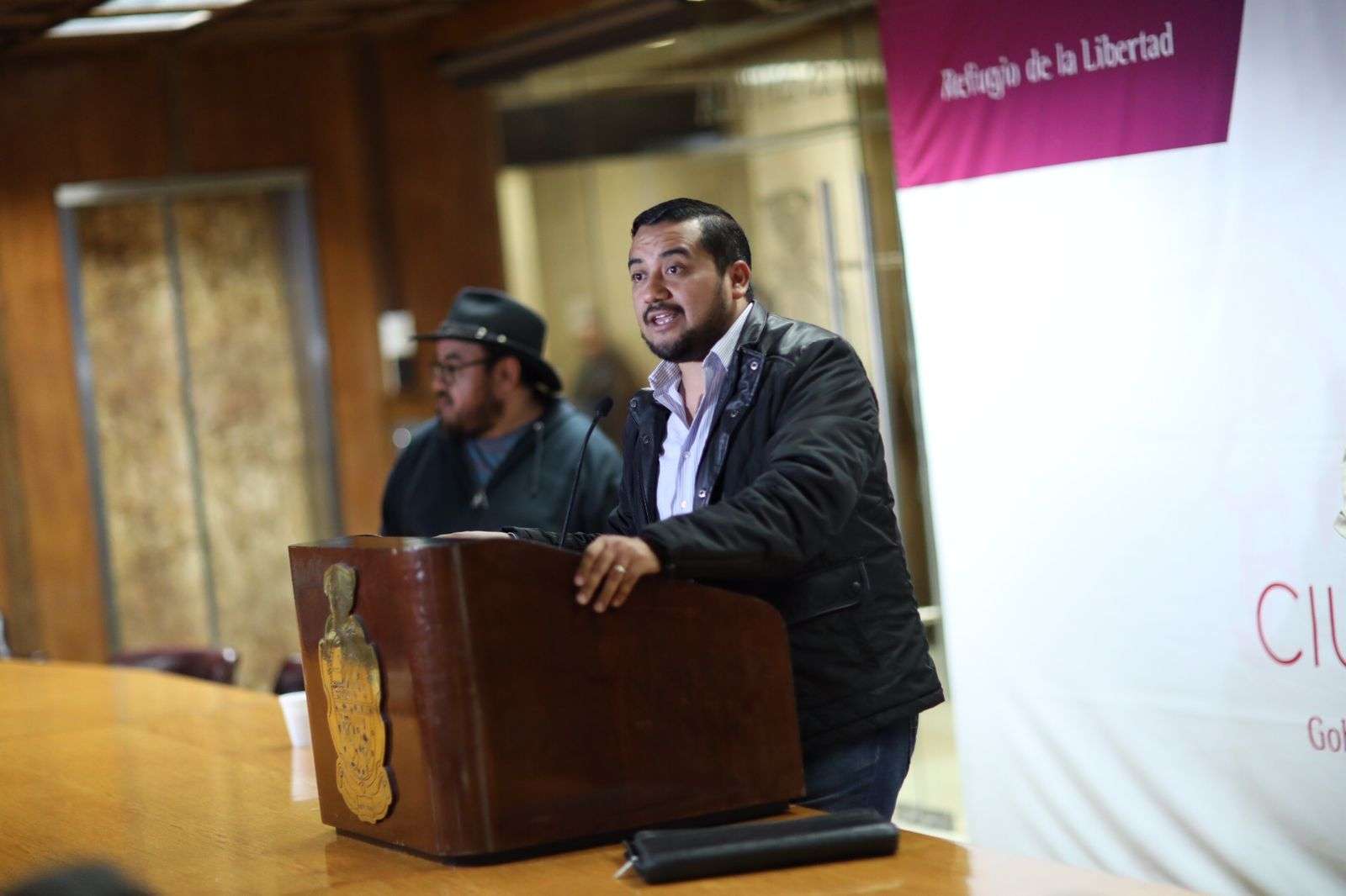 Piden a líderes religiosos convencer a migrantes de ir a albergues