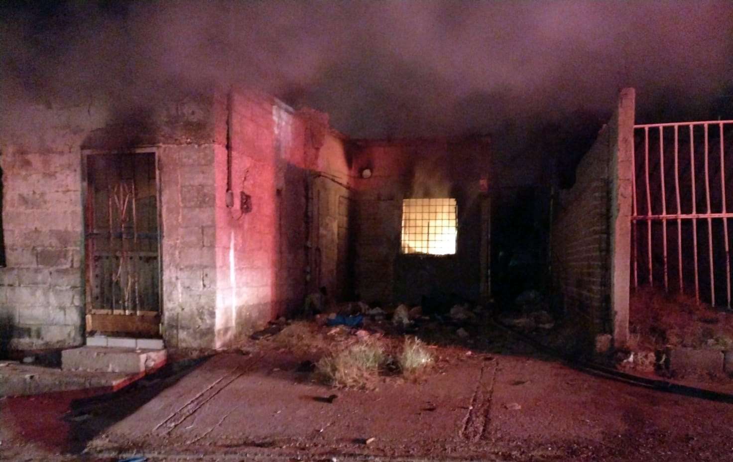 Regresa a su casa y la encuentra en llamas | La Opción de Chihuahua