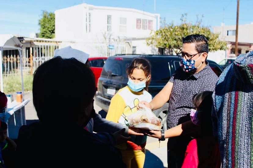Entrega presidencia de Delicias cenas navideñas | La Opción de Chihuahua