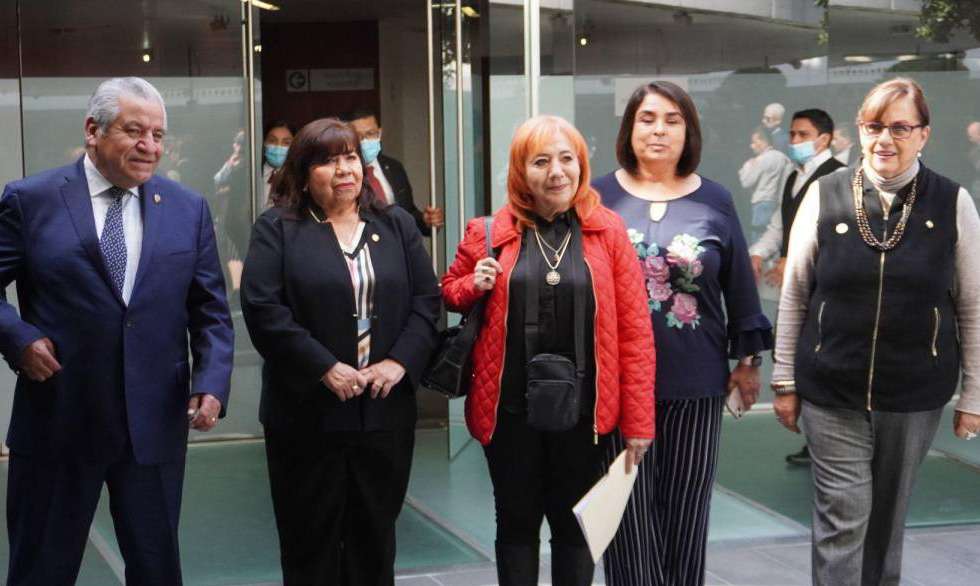 Propone Rosario Piedra a maestra de yoga para comité técnico del INE