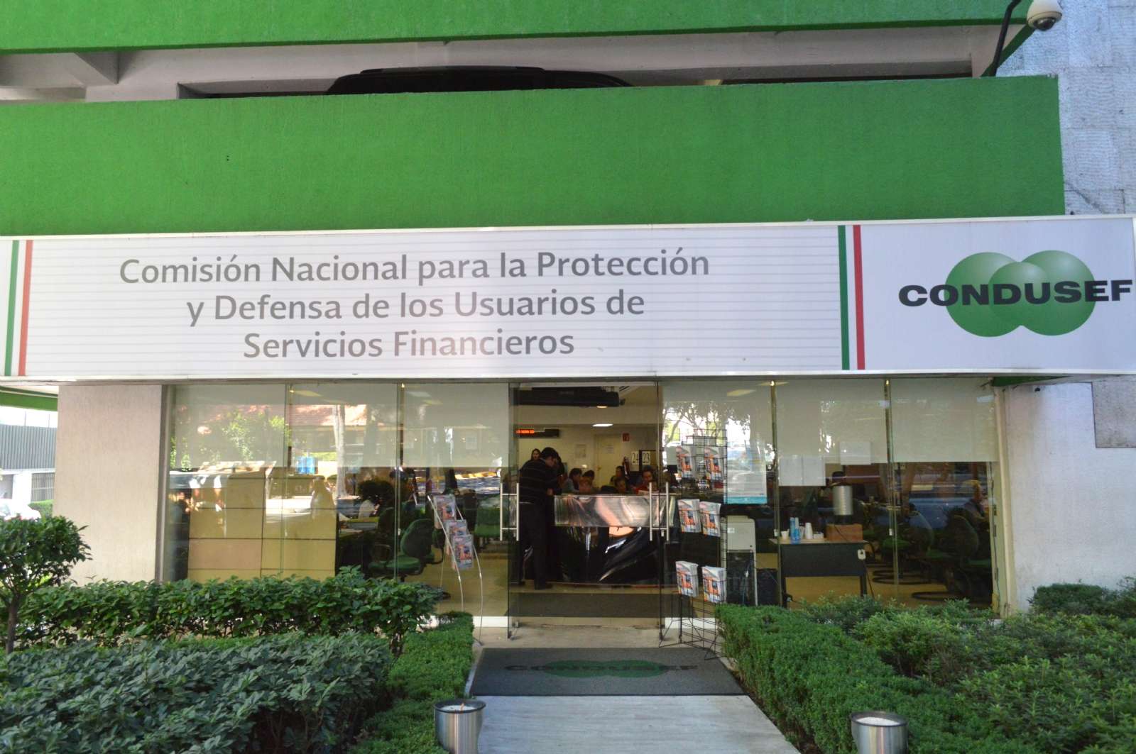 Alerta Condusef Por Fraude De Supuestos Empleados Bancarios | La Opción ...