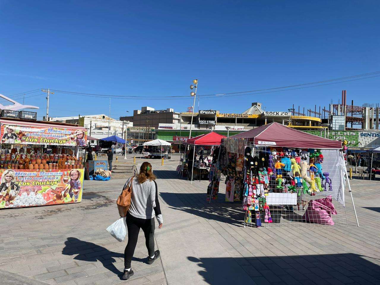 Se instalan comerciantes en Plaza Guadalupe