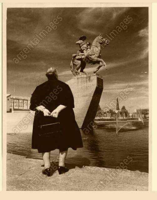Estupenda fotografía de nuestro Chihuahua de antaño: La glorieta de Pancho Villa
