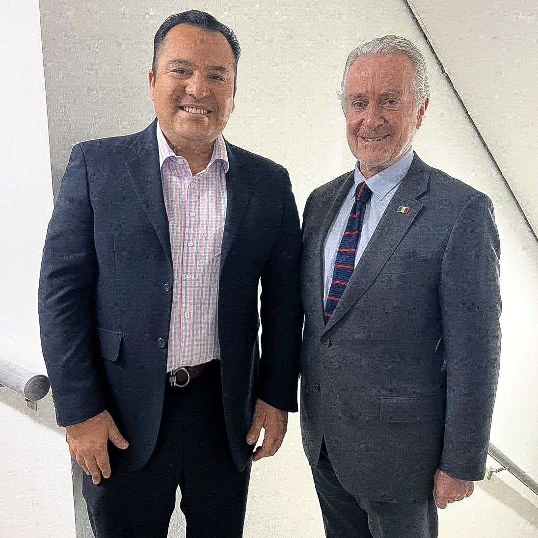 Solicita  Valenciano a Diputado Creel apoyo para distribuidor vial