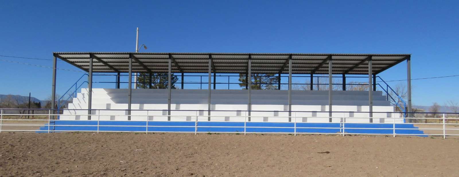 Instala Gobierno Municipal cinco techumbres en lienzos charros y arenas ...