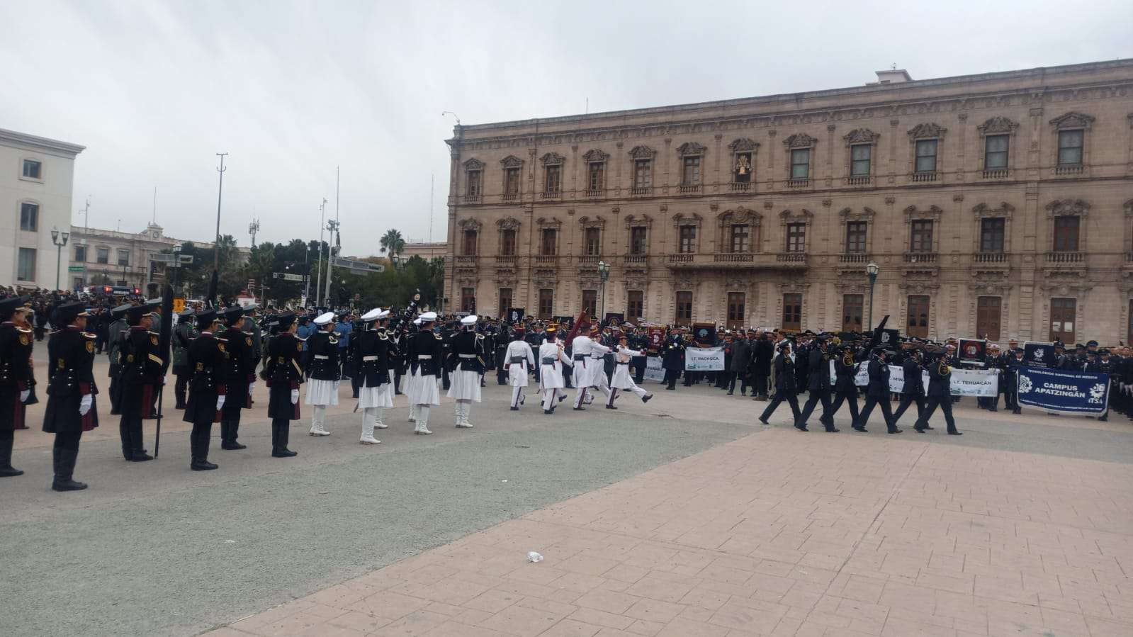 Clausuran encuentro nacional de escoltas y bandas de guerra | La Opción ...