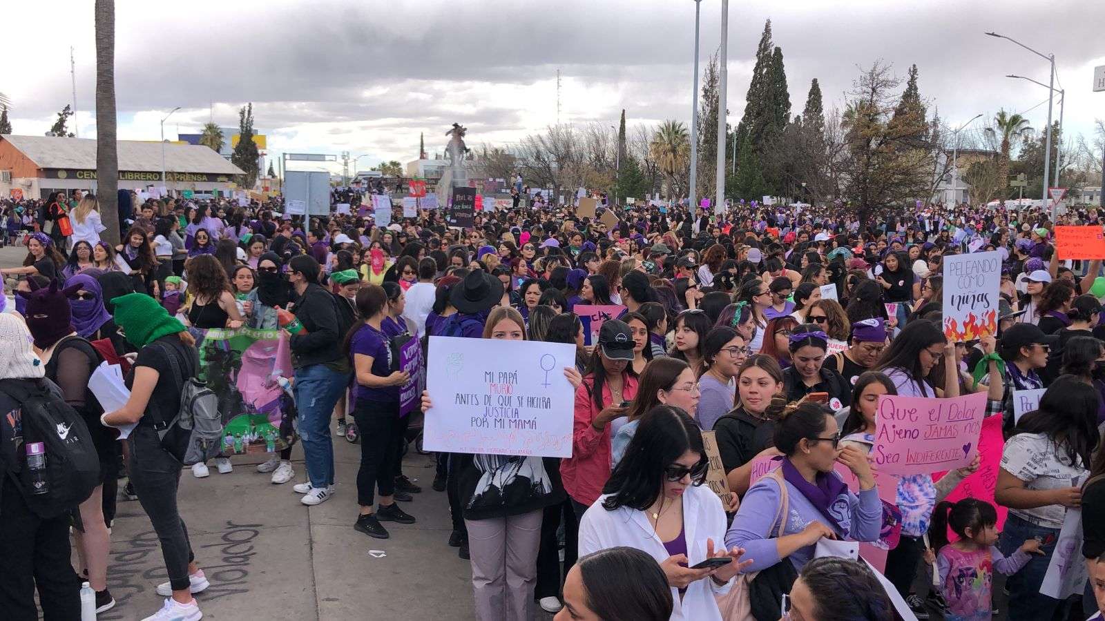 Inicia la marcha conmemorativa del Día Internacional de la Mujer | La ...