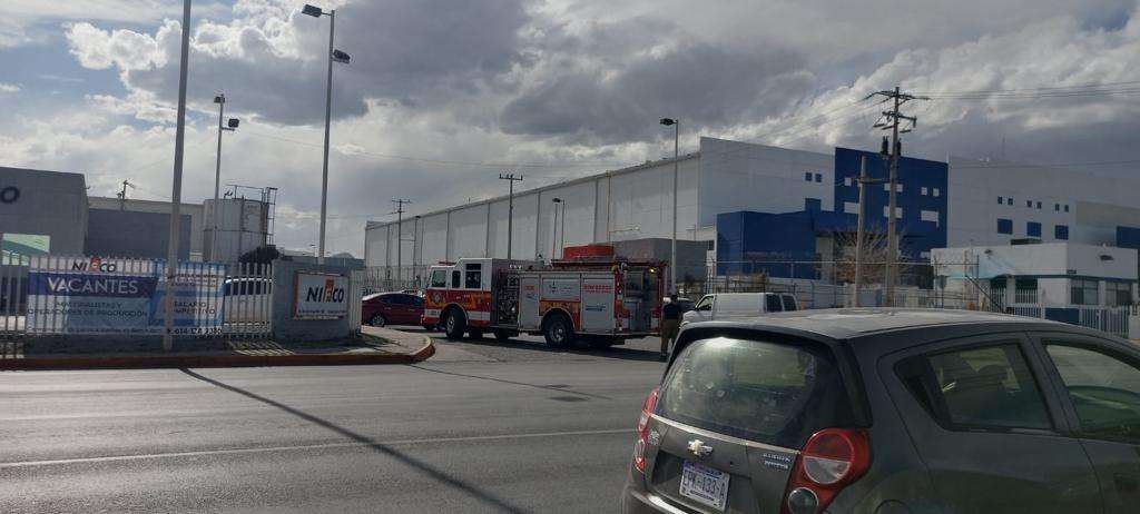 Sufre quemaduras graves al incendiarse su auto | La Opción de Chihuahua