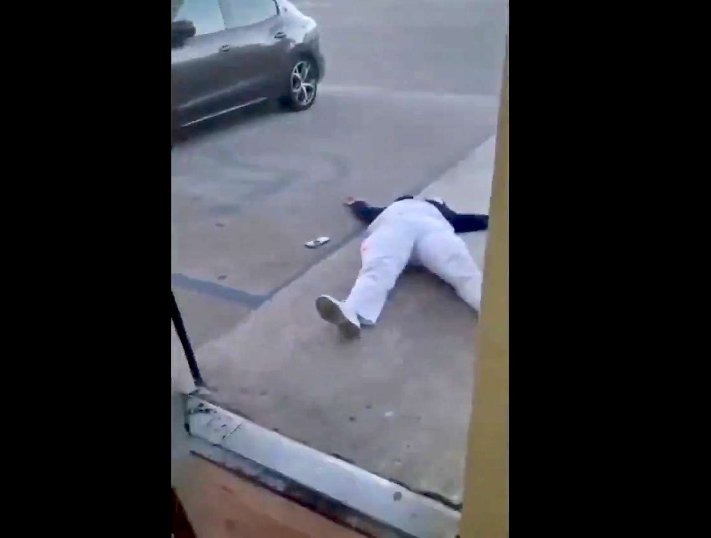 VIDEO: arroja cirujano plástico violentamente a enfermera 