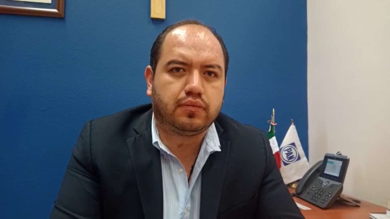 Acusa regidor Joob Quintín de ignorante a Juan Carlos Lorea de la Rosa