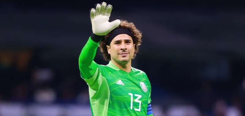 Entra Memo Ochoa en el top 10 histórico de los mejores arqueros