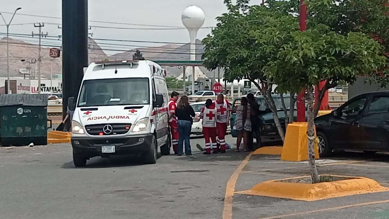 Muere al sufrir infarto al exterior de AutoZone | La Opción de Chihuahua