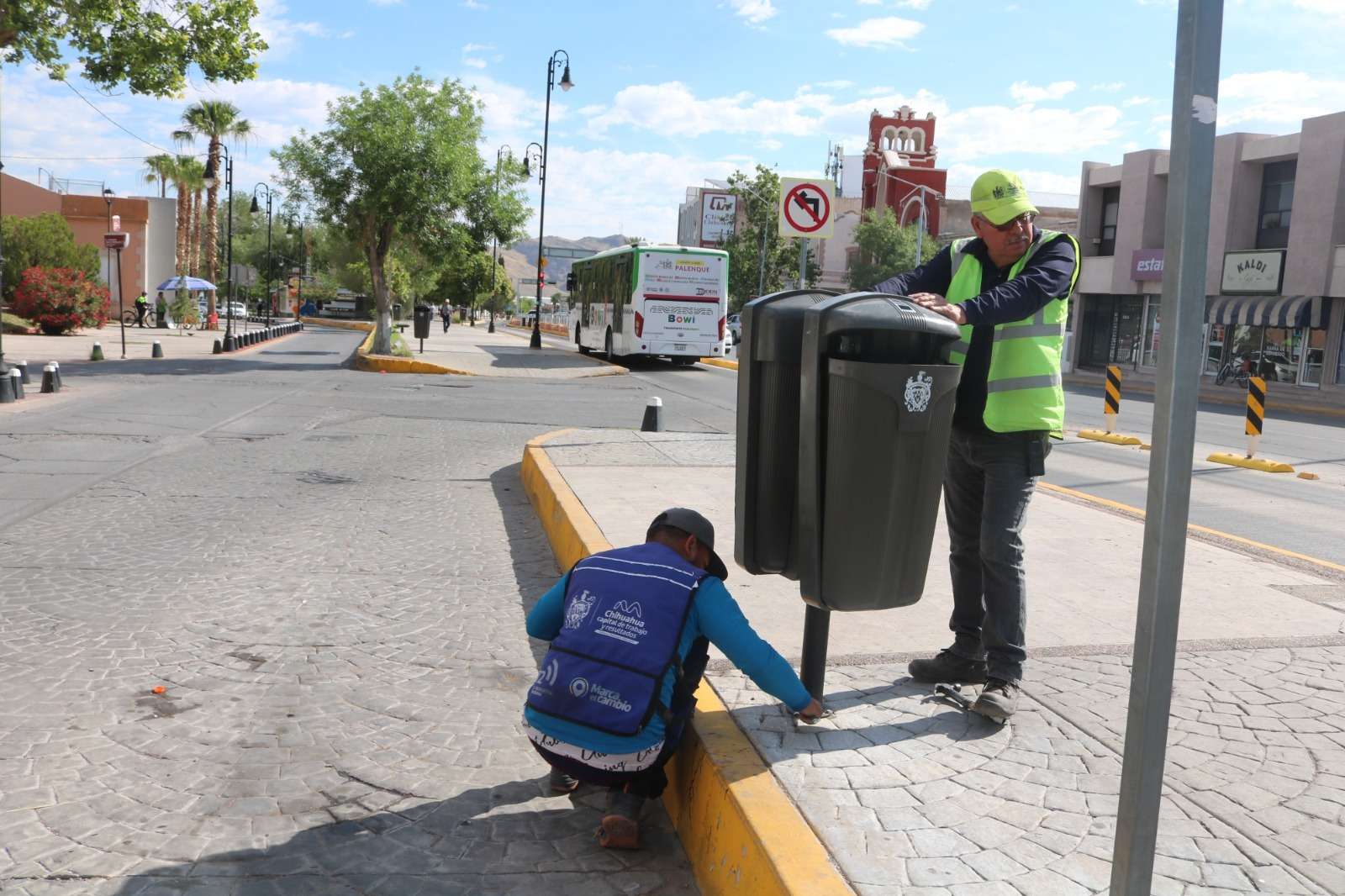 Reparan cepos para la basura del Centro Histórico | La Opción de Chihuahua