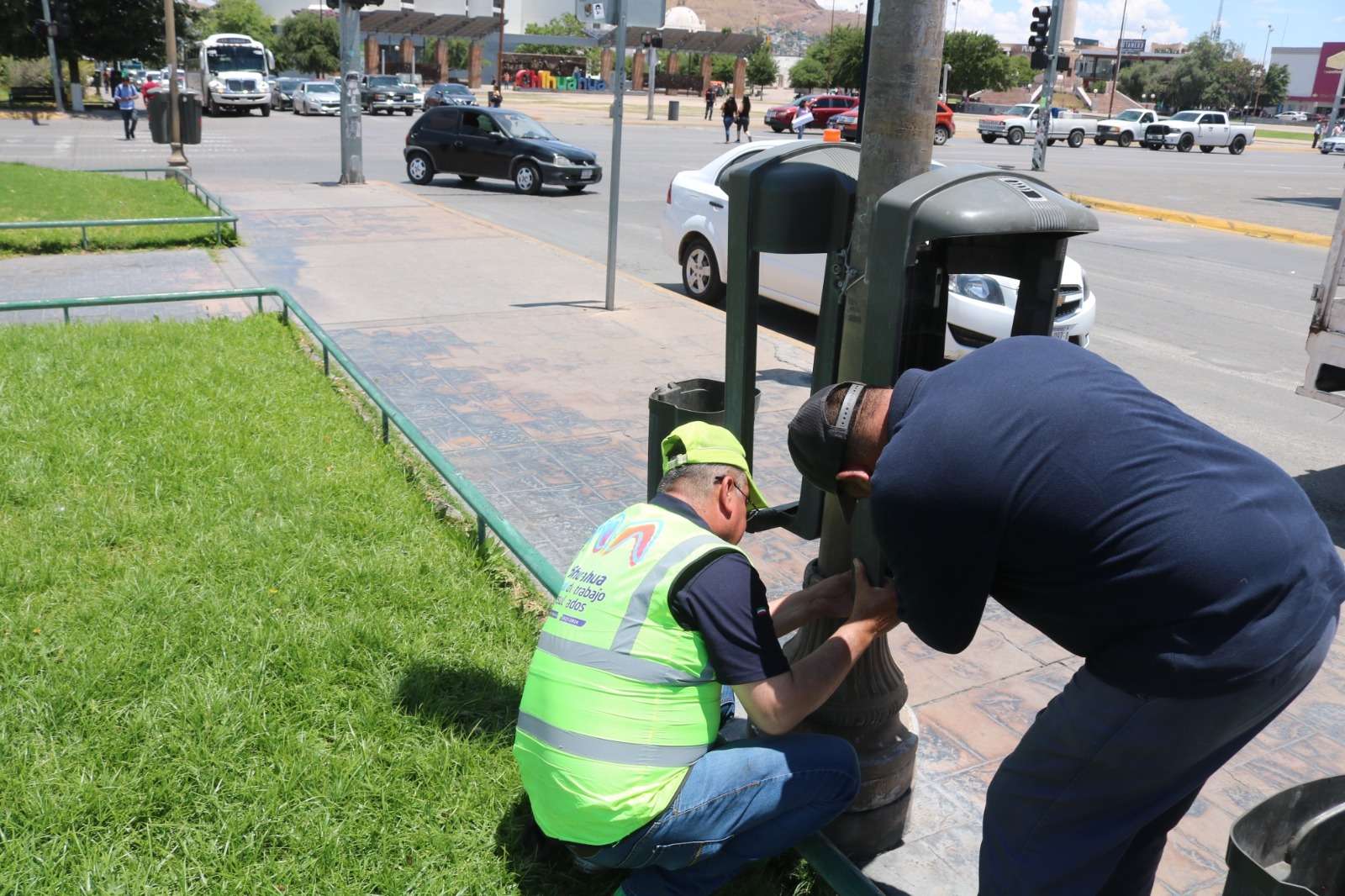 Reparan cepos para la basura del Centro Histórico | La Opción de Chihuahua