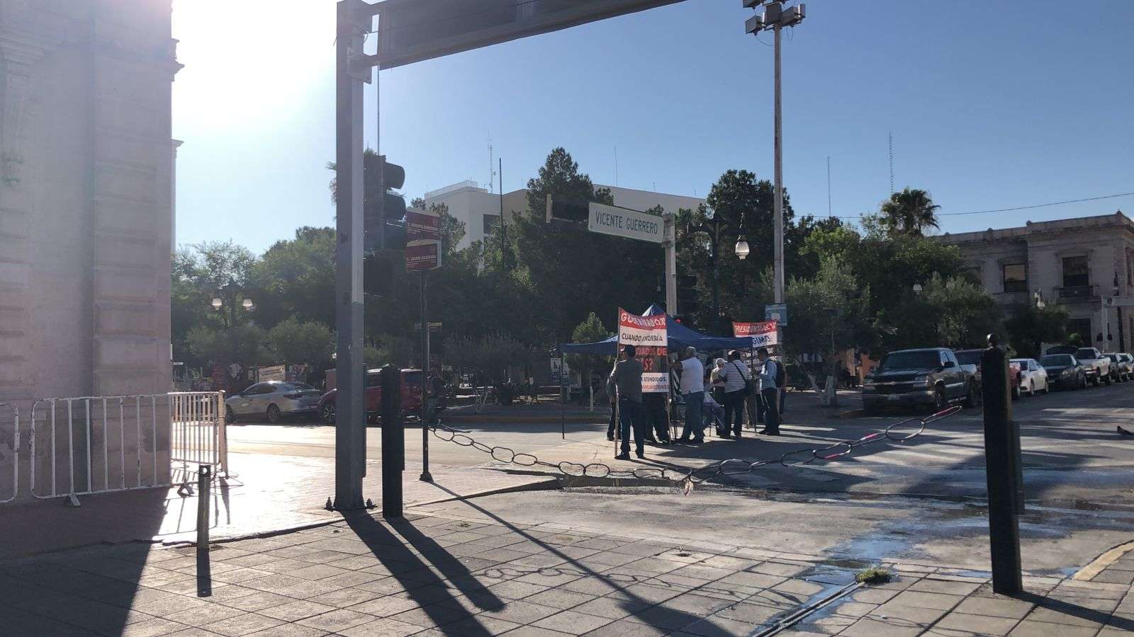 Cierran calles del centro afectados por Aras Business Group | La Opción ...