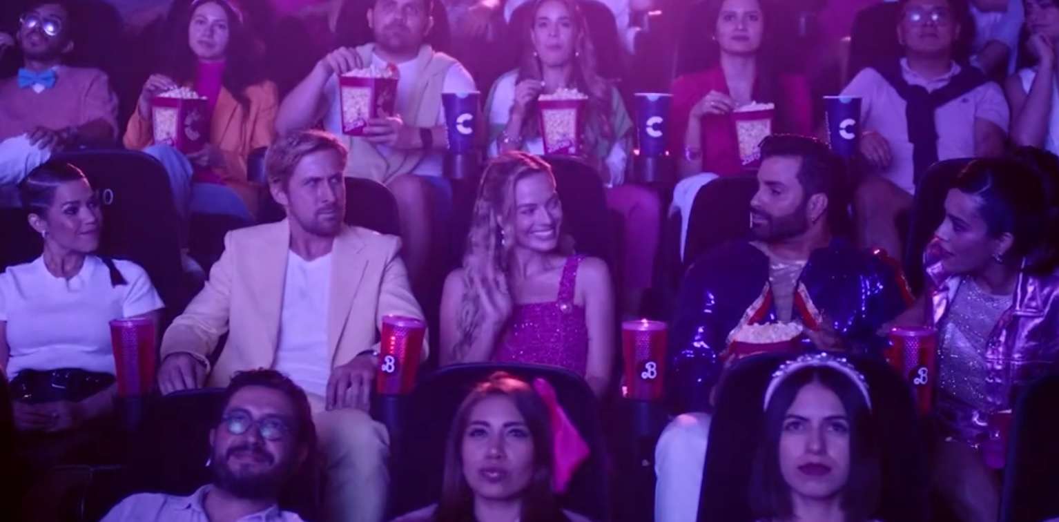 Protagonizan Margot Robbie y Ryan Gosling divertido comercial para Cinépolis