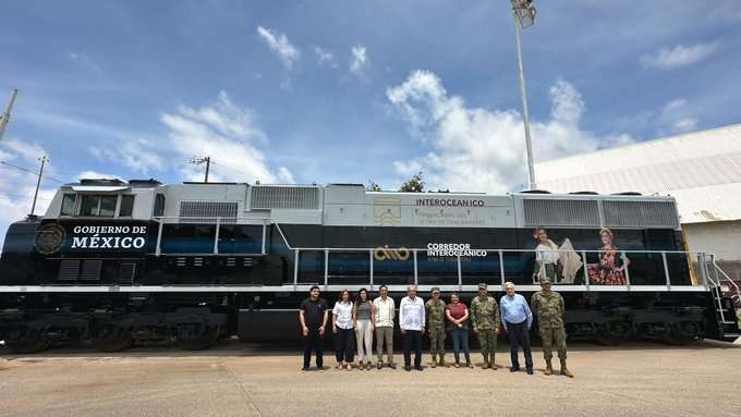 Presentan primer locomotora del Tren Interoceánico