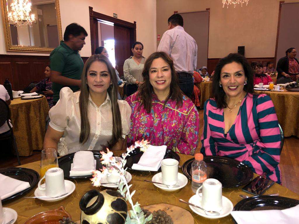 Celebran en Palacio el Día de la Mujer Indígena | La Opción de Chihuahua