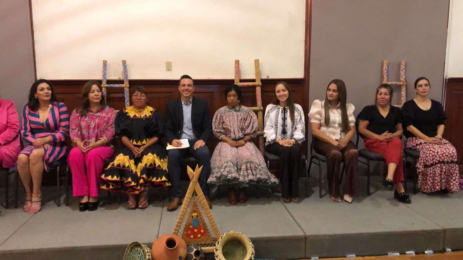 Celebran en Palacio el Día de la Mujer Indígena | La Opción de Chihuahua