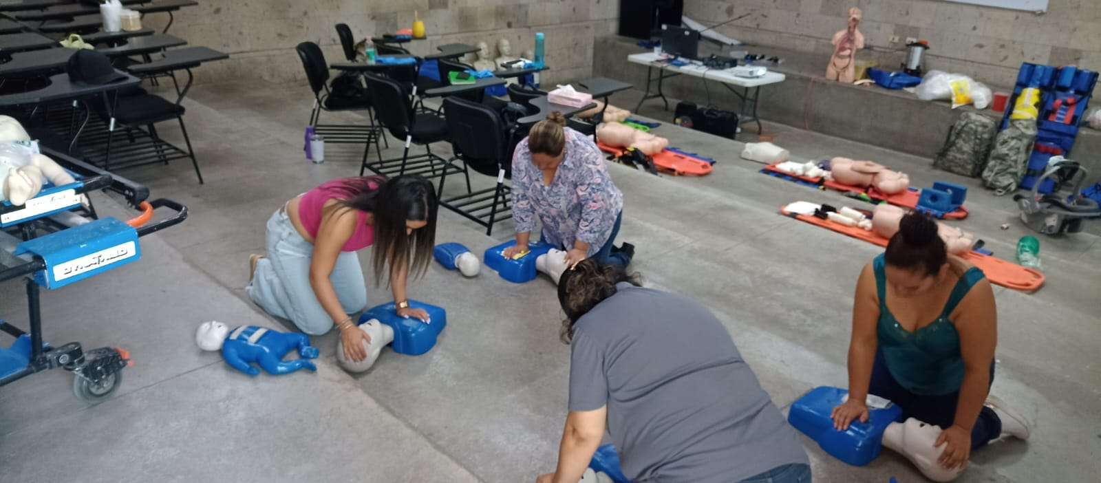 Se capacitan operadores de 911 en primeros auxilios | La Opción de ...
