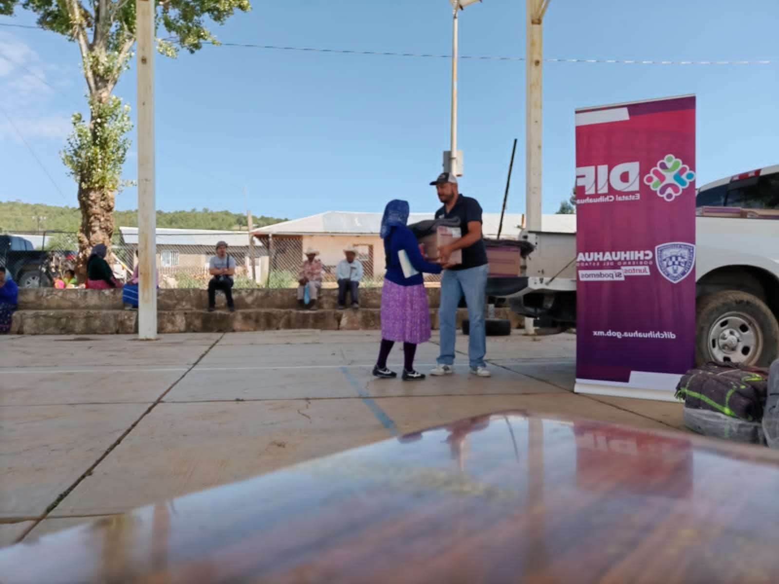 Entrega DIF Estatal despensas y cobijas a familias de Urique | La ...
