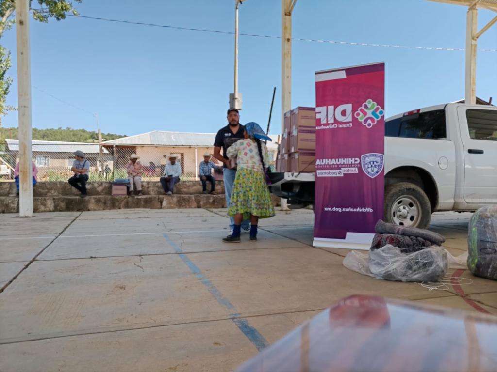 Entrega DIF Estatal despensas y cobijas a familias de Urique | La ...
