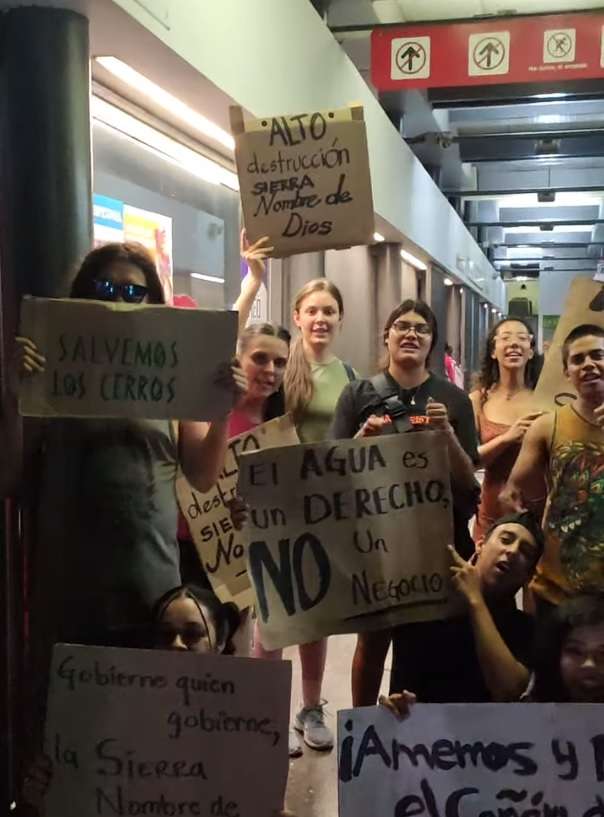 Colectivo ambientalista hace manifestación y libera estación del Bowí