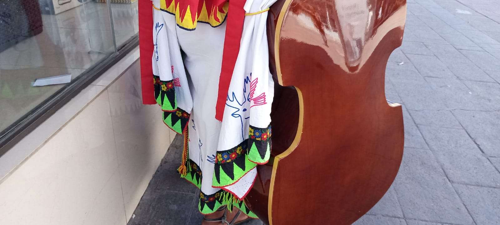 Ropa Raramuri Orgulloso de ser Rarámuri: Tiene dos años tocando en la Liber | La ...