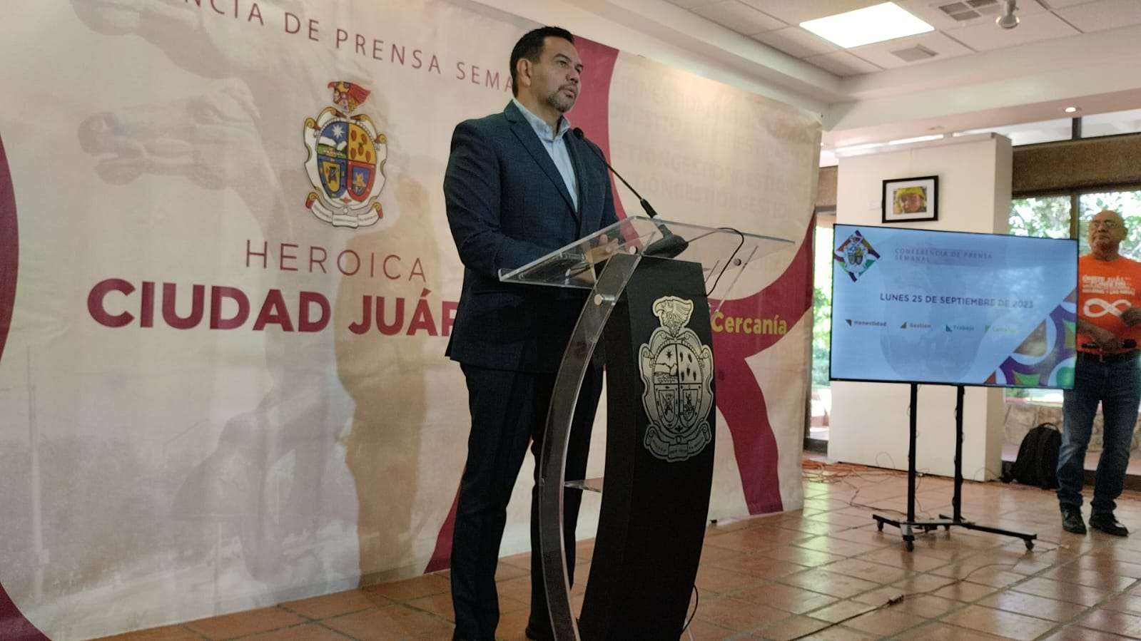 Ferromex asumió su compromiso para bajar migrantes del tren: alcalde