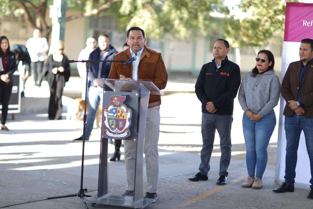 Entrega alcalde obras de rehabilitación en la Escuela Secundaria Técnica 37