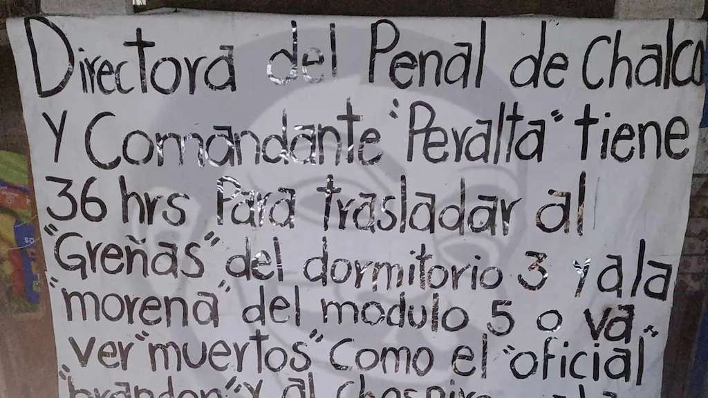 Dejan ejecutado y narcomanta vs Delfina Gómez
