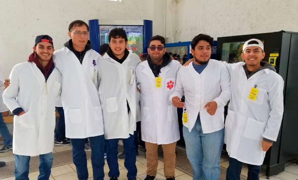 Acuden estudiantes del ITSNCG al CIMAV en la capital