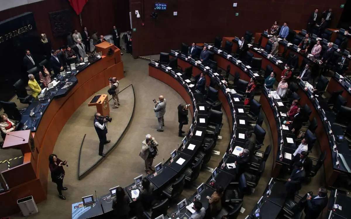 Senado aprueba con mayoría simple renuncia de Zaldívar
