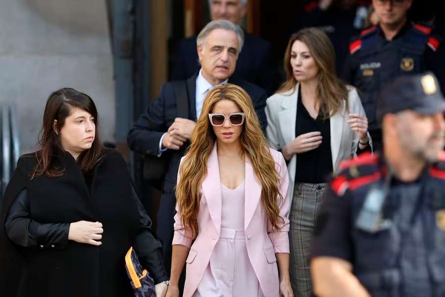 Acepta Shakira tres años de cárcel y una multa de 7.3 millones 