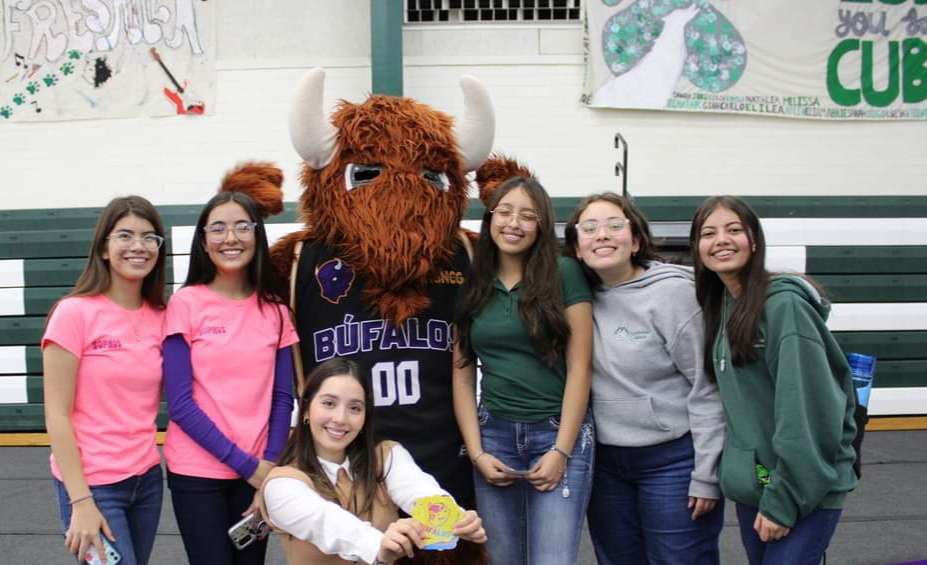 Exitosa Participación en la Feria de Universidades de la Academia Juárez