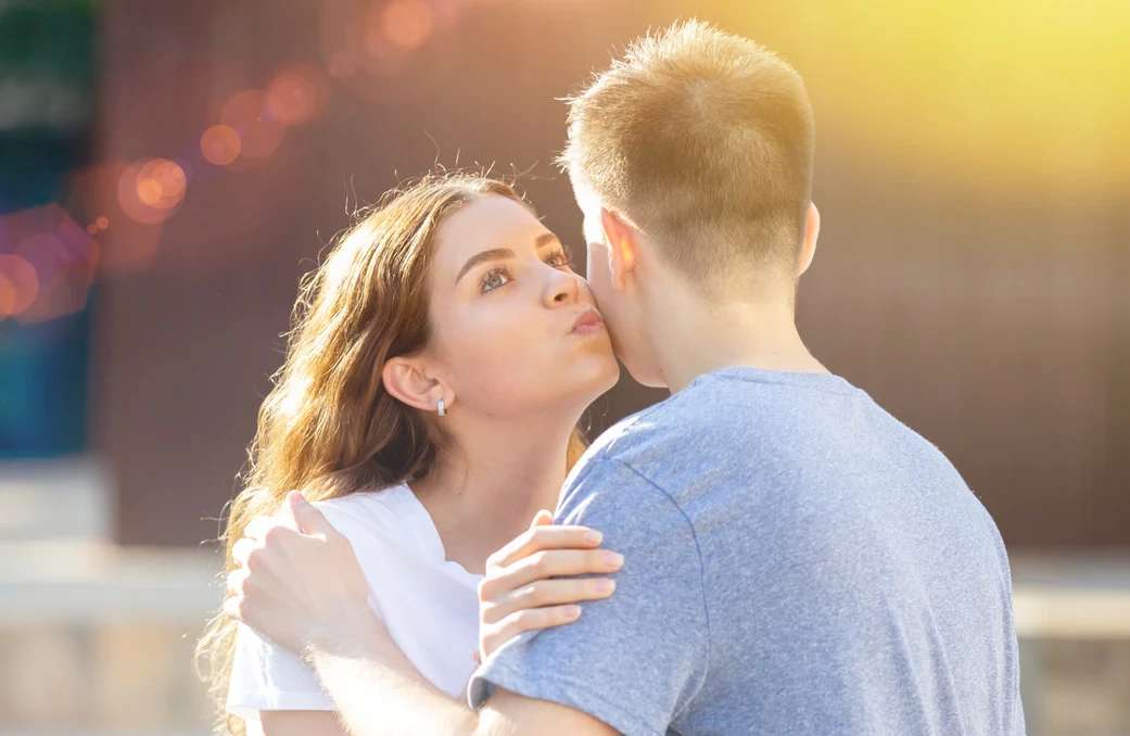 Salud Edomex llama a evitar el saludo de beso en temporada invernal