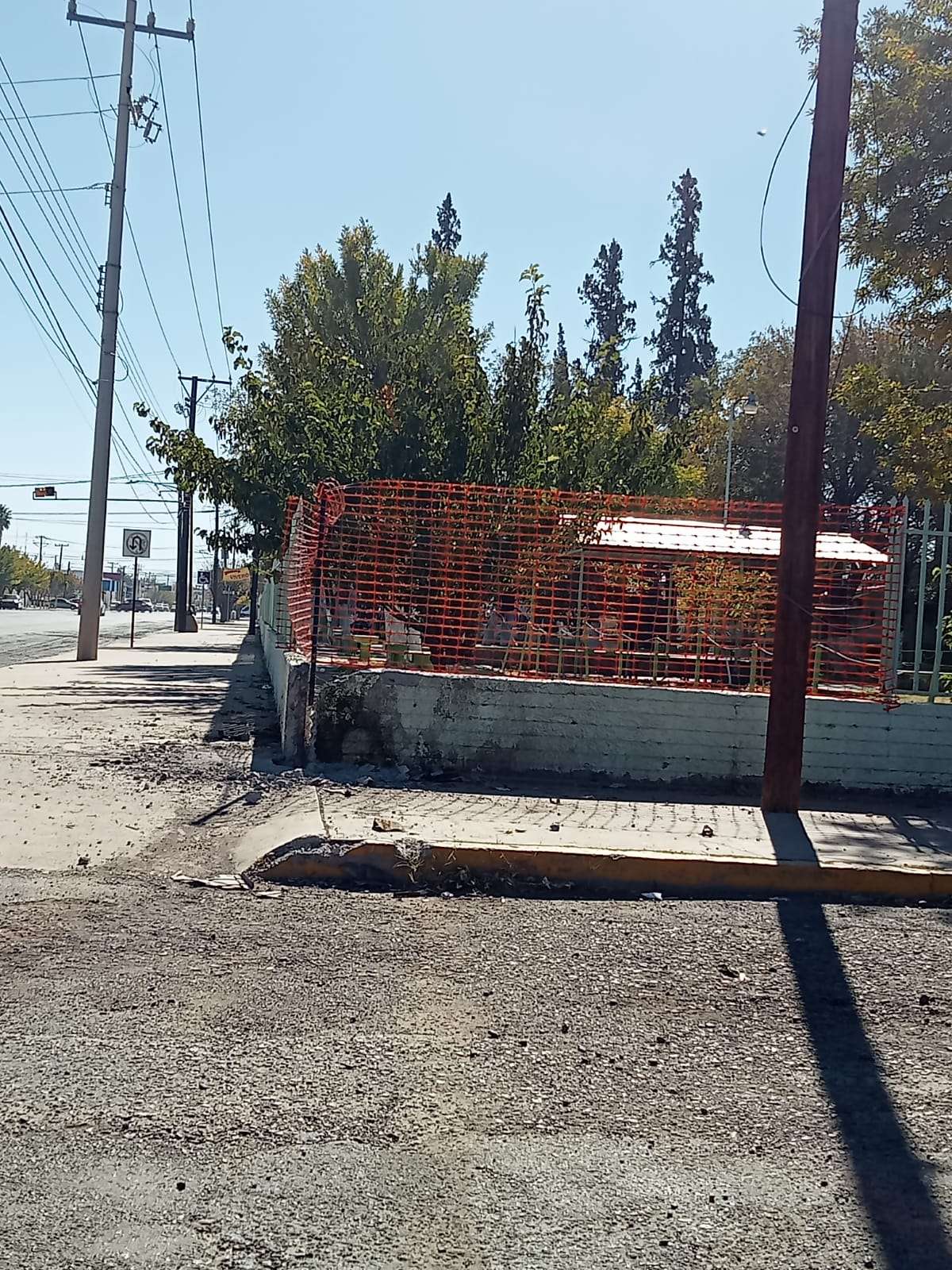Se impacta contra cerco de secundaria las Américas