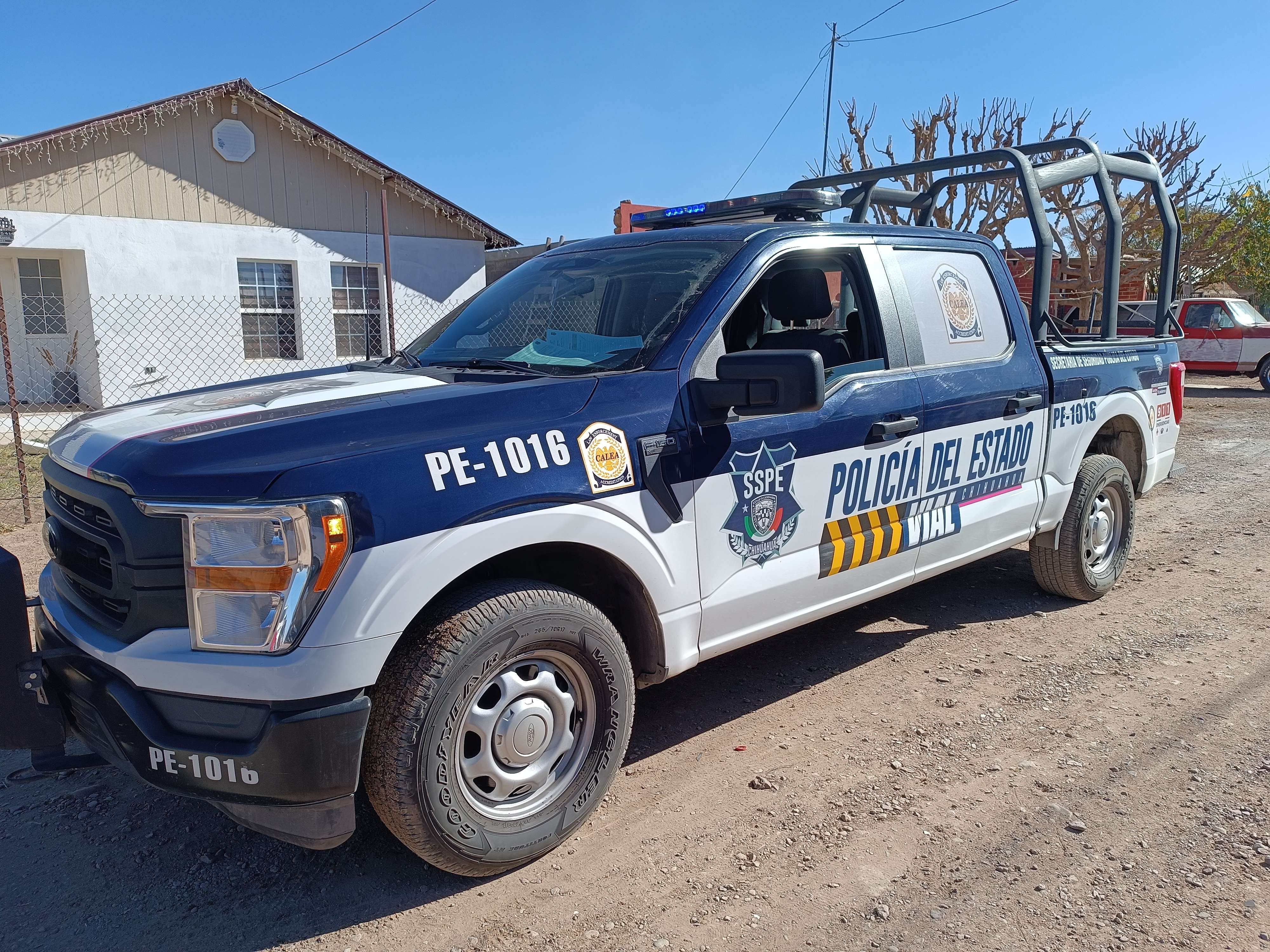 Choque entre dos vehículos en Calle Plan Alemán y 5 de Mayo