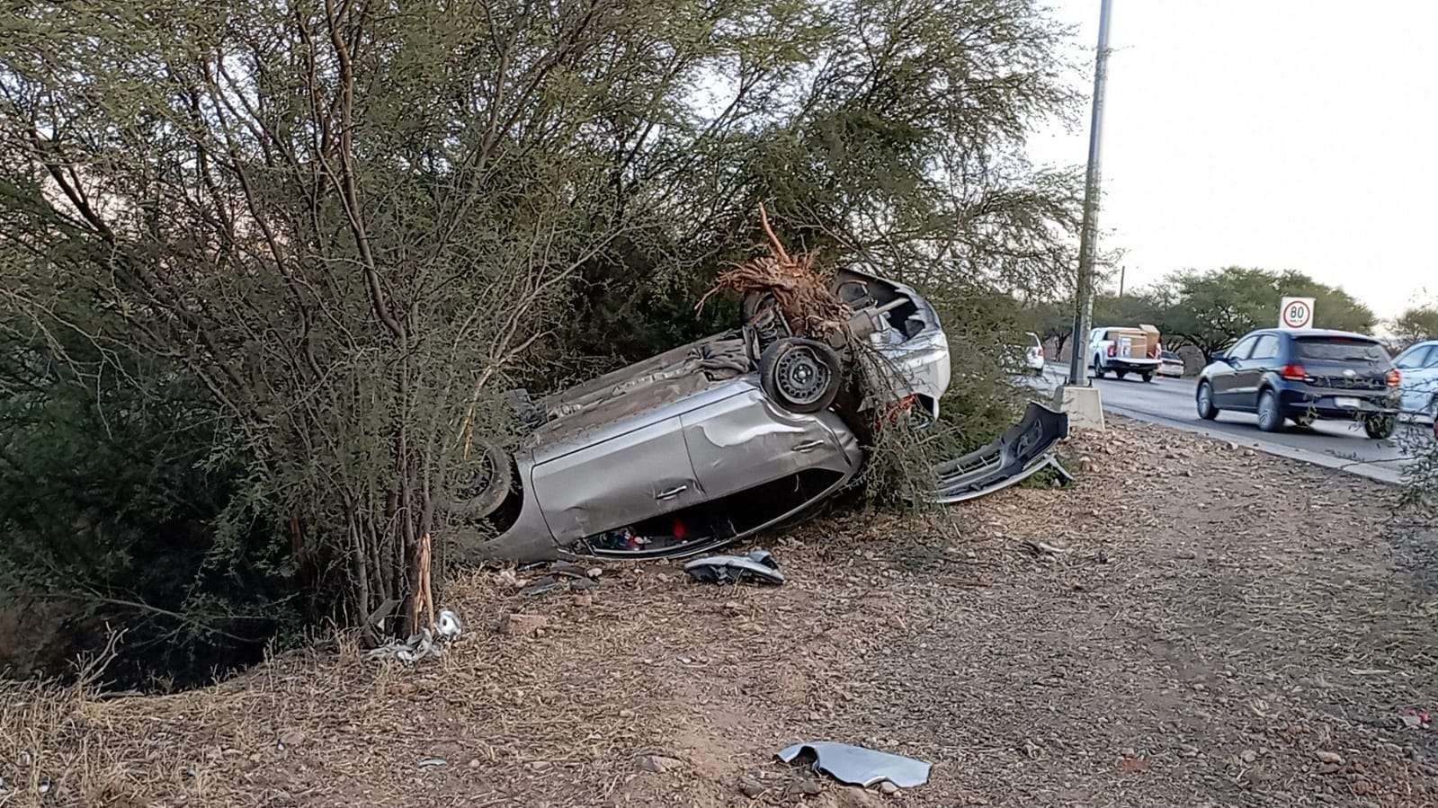Vuelca al perder el control de su vehículo en carretera a Aldama | La ...