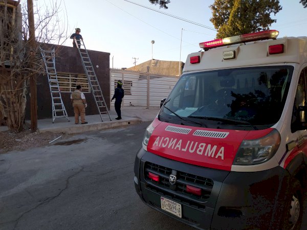 Cae adulto mayor de un segundo piso y resulta herido | La Opción de ...